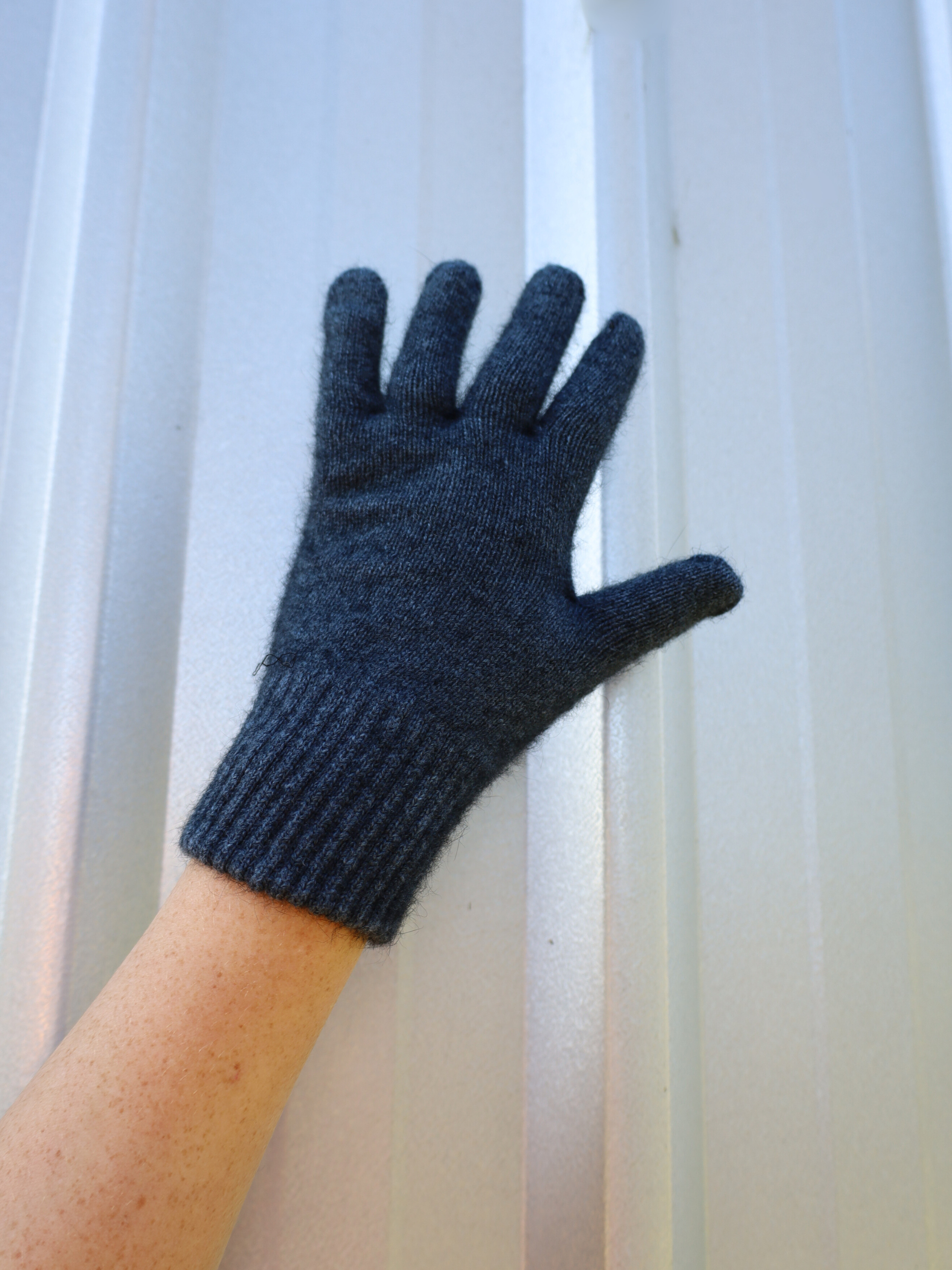 Neptune Aok Clothing Merino Possum gloves