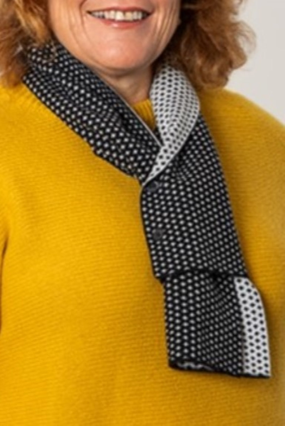Cashmere Merino Pattern Neck Scarf 2 Buttons Nero/Ecru
