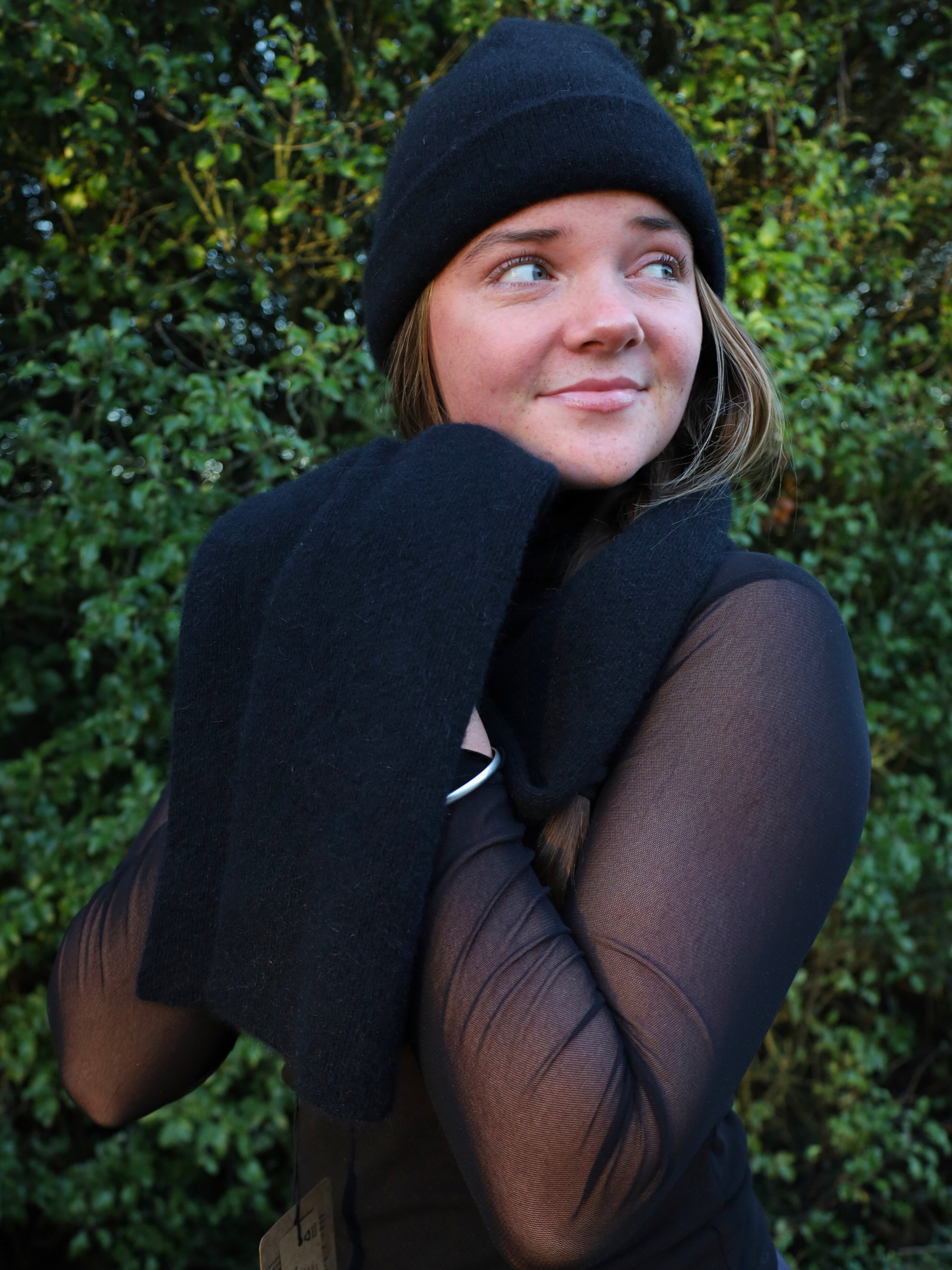 merino possum scarf black 2