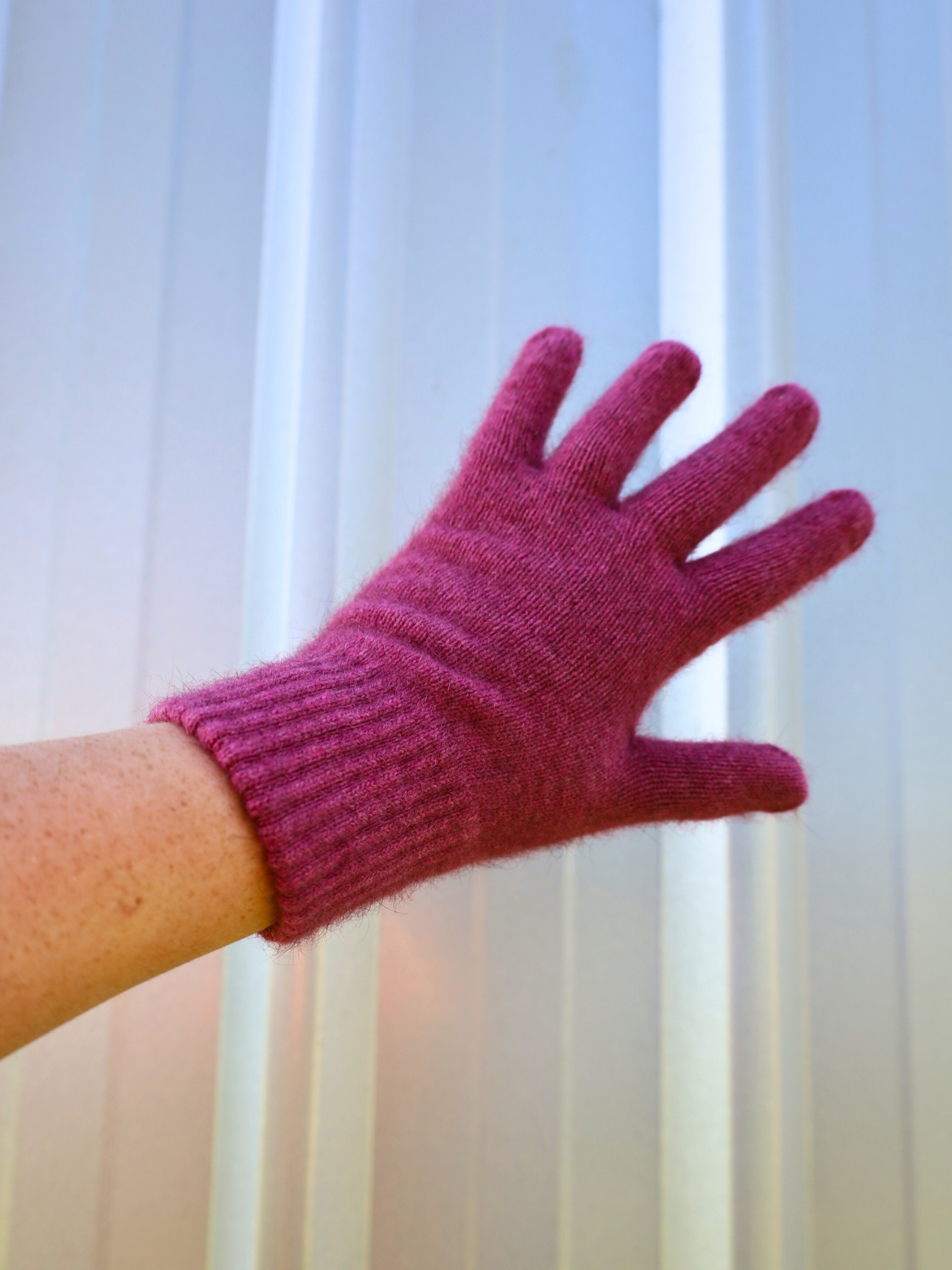 possum gloves rosay