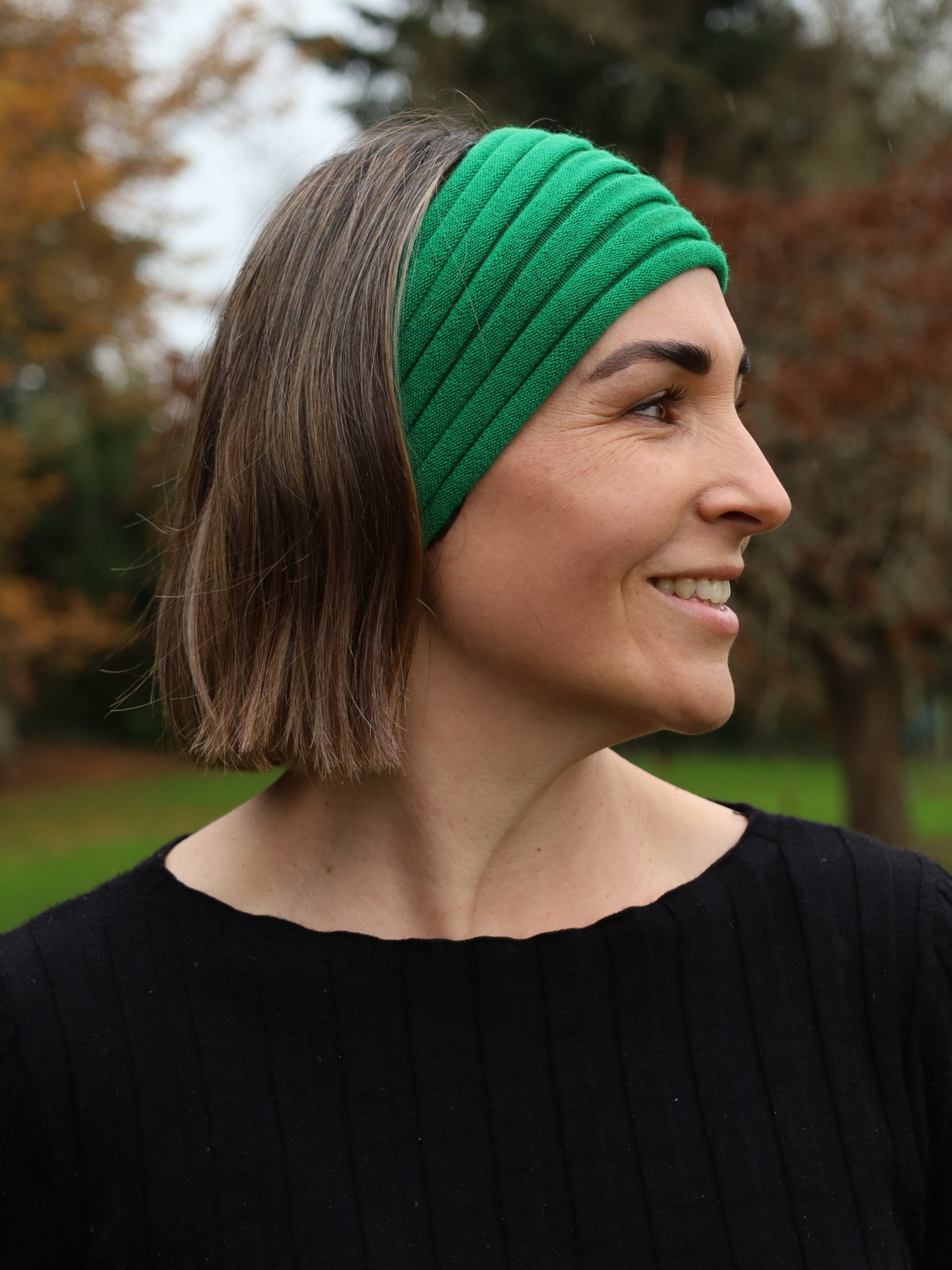 Ribbed merino headband parrot green
