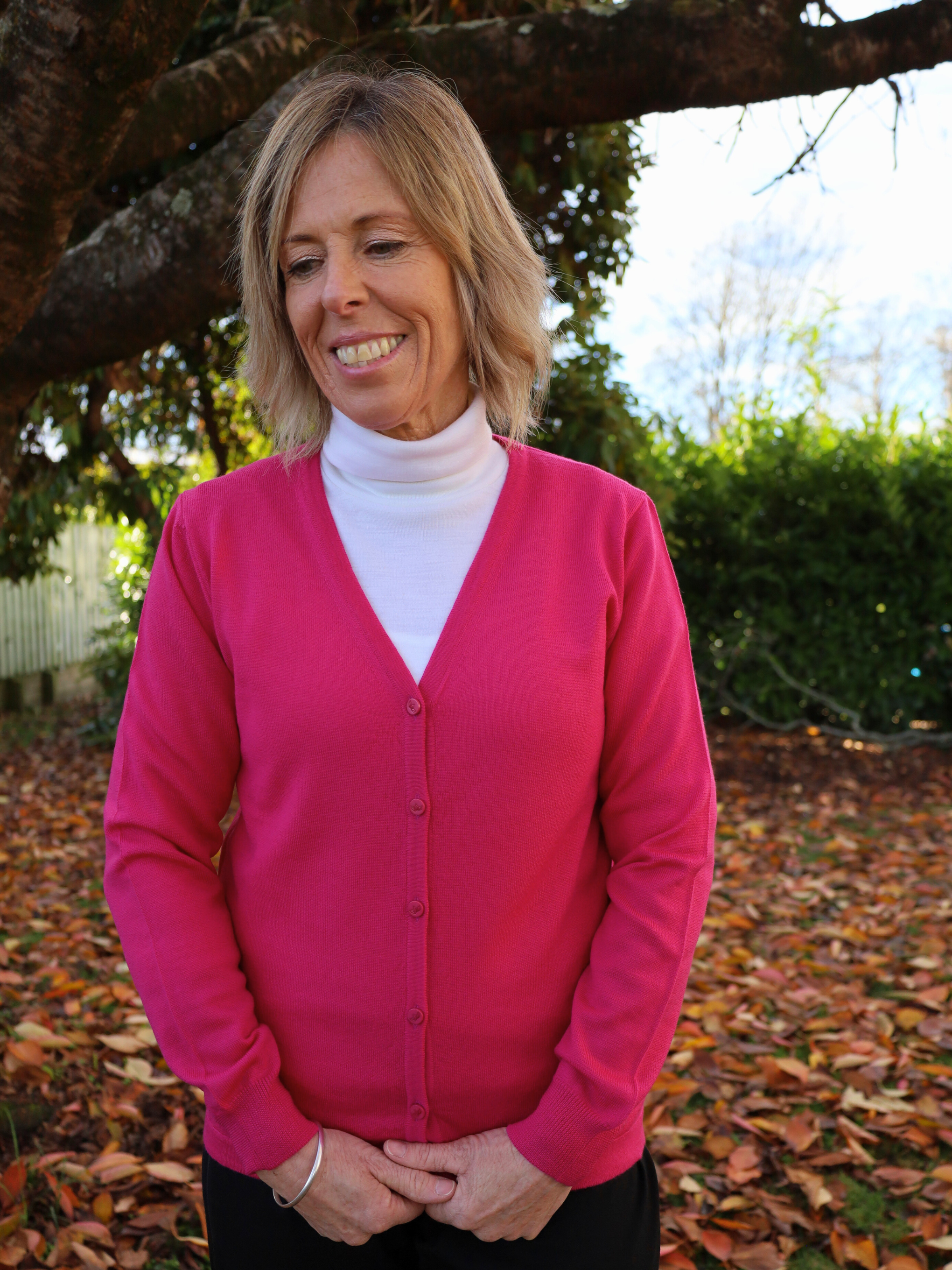 Classic Merino v neck cardi Fushia
