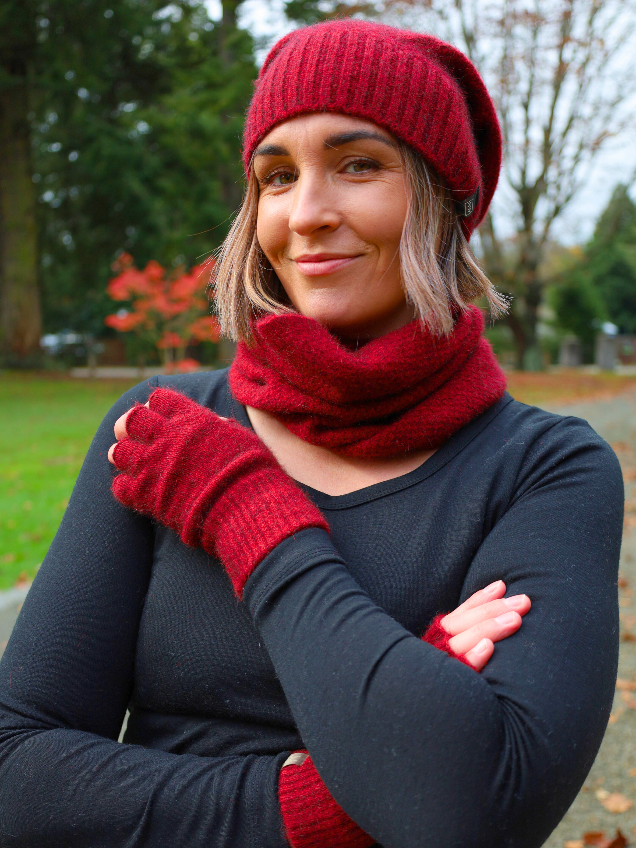 merino possum fimgerless gloves red