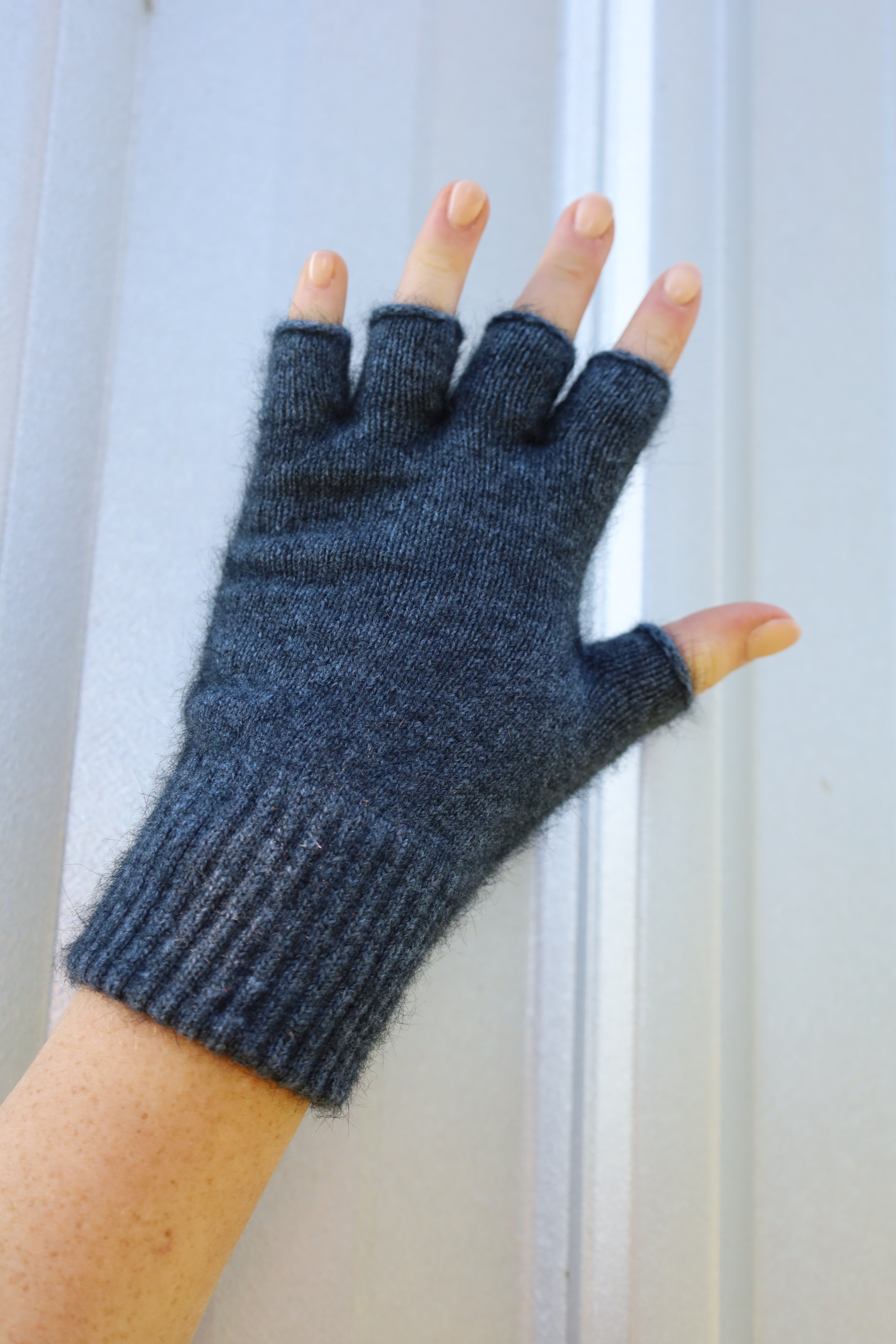 Neptune possum fingerless gloves