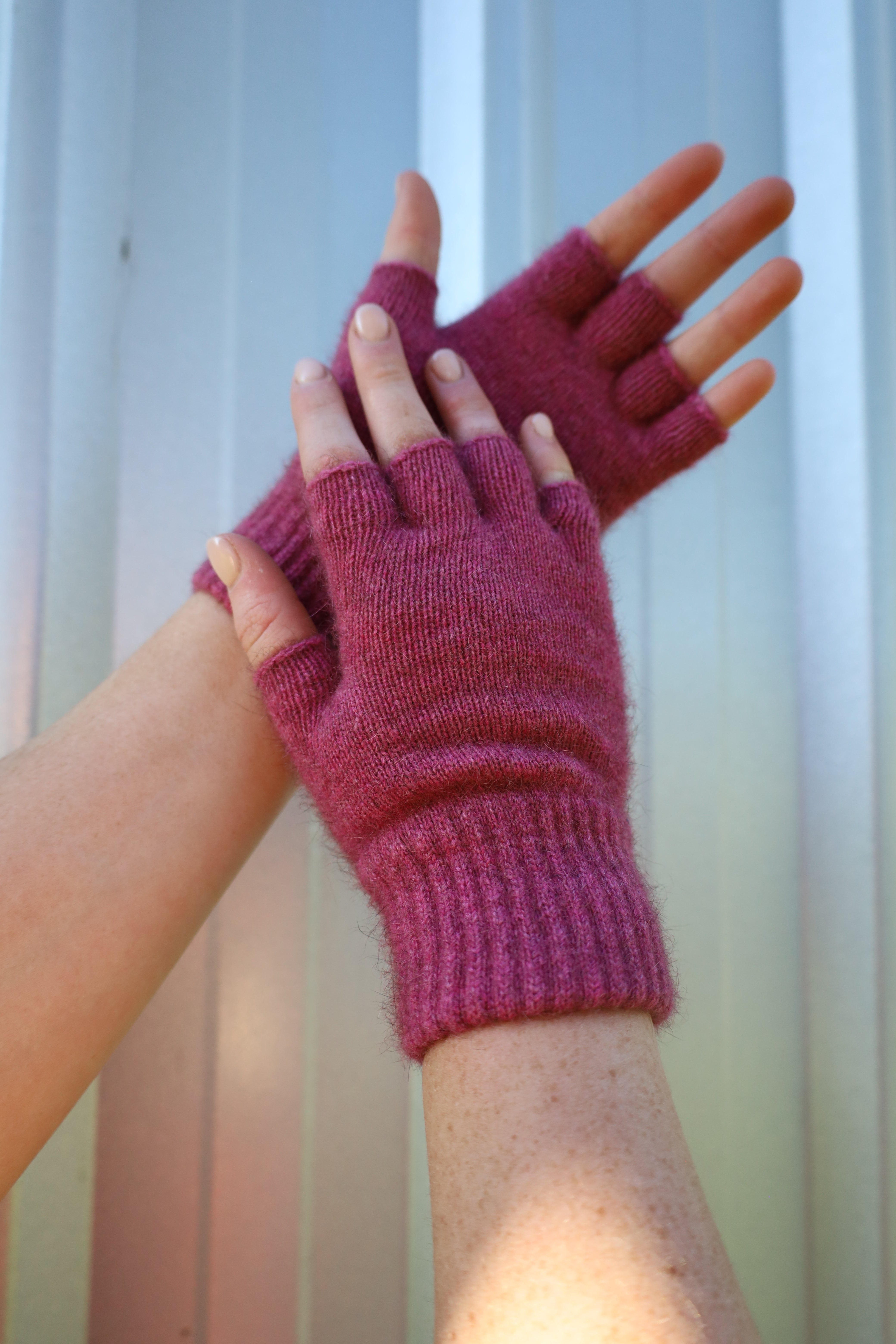 possum fingerless gloves Rosay